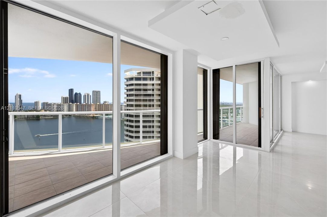 For Rent: $12,500 (3 beds, 4 baths, 2470 Square Feet)