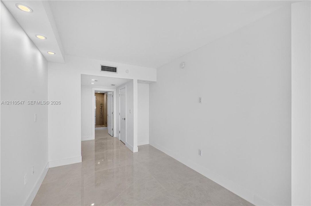 For Rent: $12,500 (3 beds, 4 baths, 2470 Square Feet)