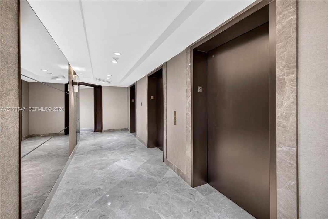For Rent: $12,500 (3 beds, 4 baths, 2470 Square Feet)