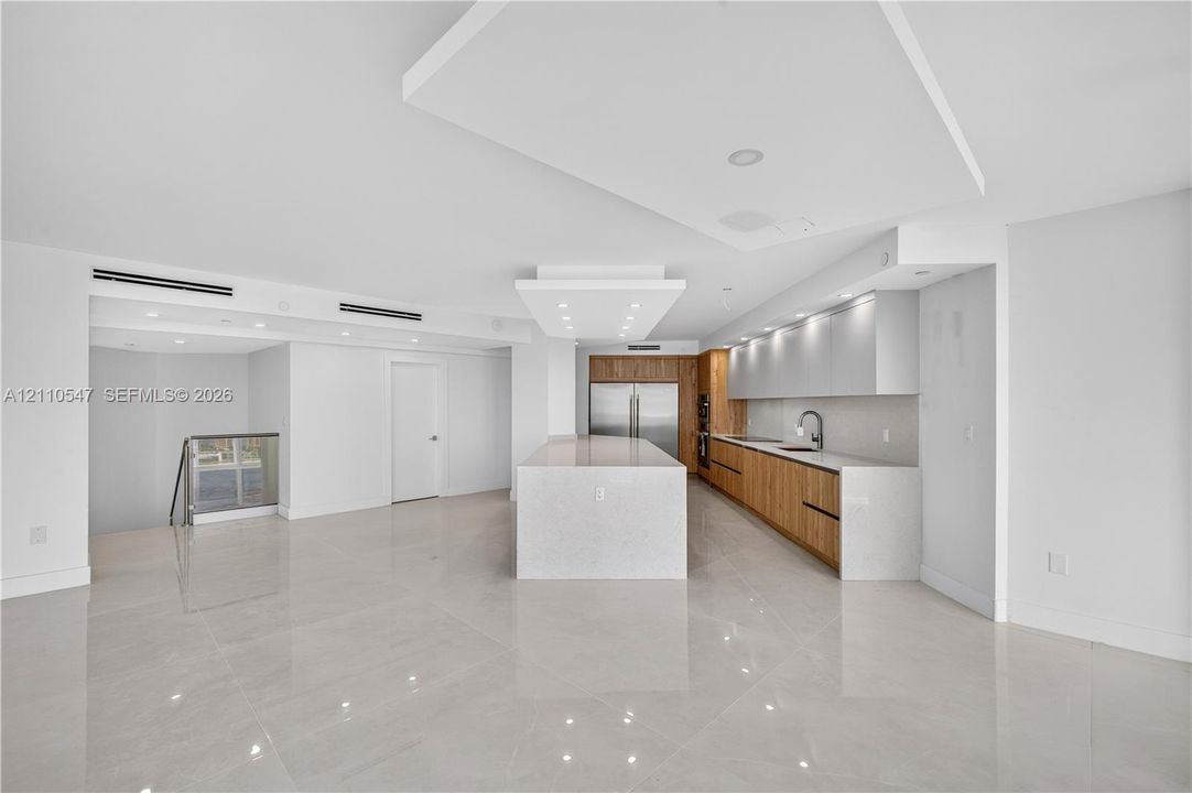 For Rent: $12,500 (3 beds, 4 baths, 2470 Square Feet)