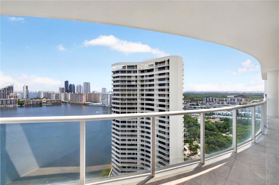 For Rent: $12,500 (3 beds, 4 baths, 2470 Square Feet)
