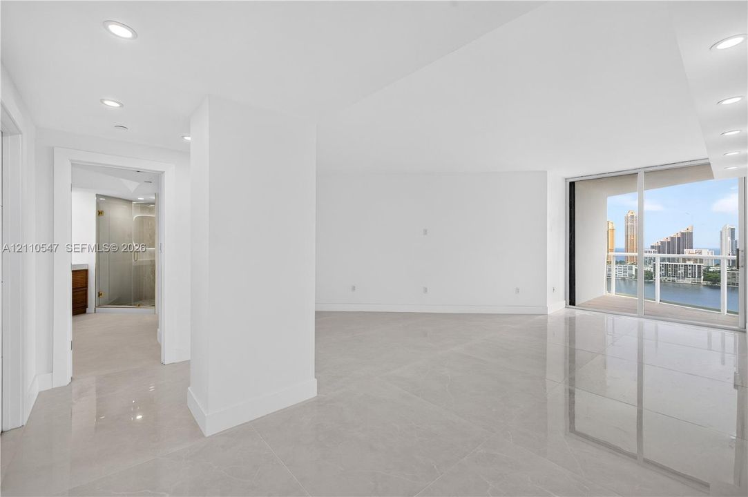 For Rent: $12,500 (3 beds, 4 baths, 2470 Square Feet)