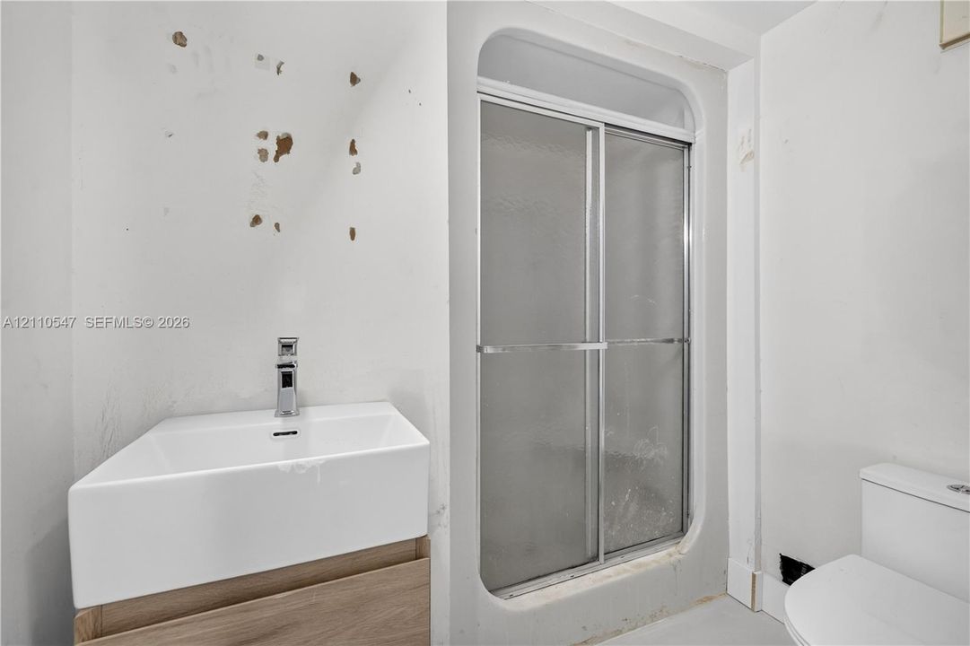 For Rent: $12,500 (3 beds, 4 baths, 2470 Square Feet)