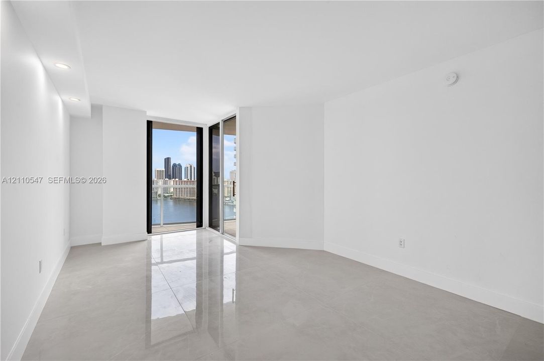 For Rent: $12,500 (3 beds, 4 baths, 2470 Square Feet)