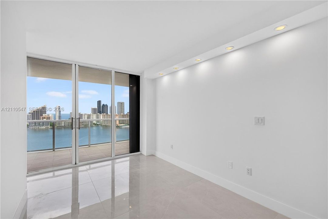 For Rent: $12,500 (3 beds, 4 baths, 2470 Square Feet)