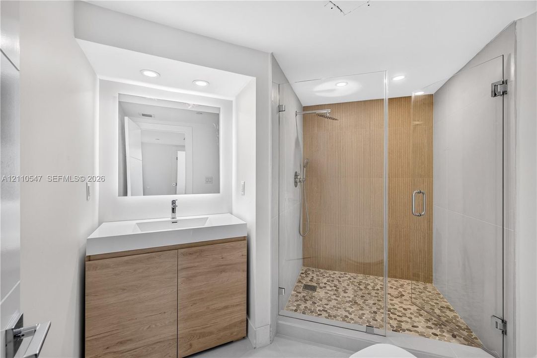 For Rent: $12,500 (3 beds, 4 baths, 2470 Square Feet)