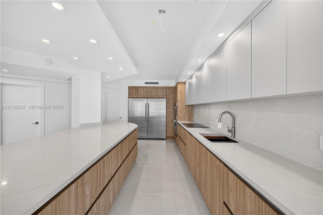 For Rent: $12,500 (3 beds, 4 baths, 2470 Square Feet)
