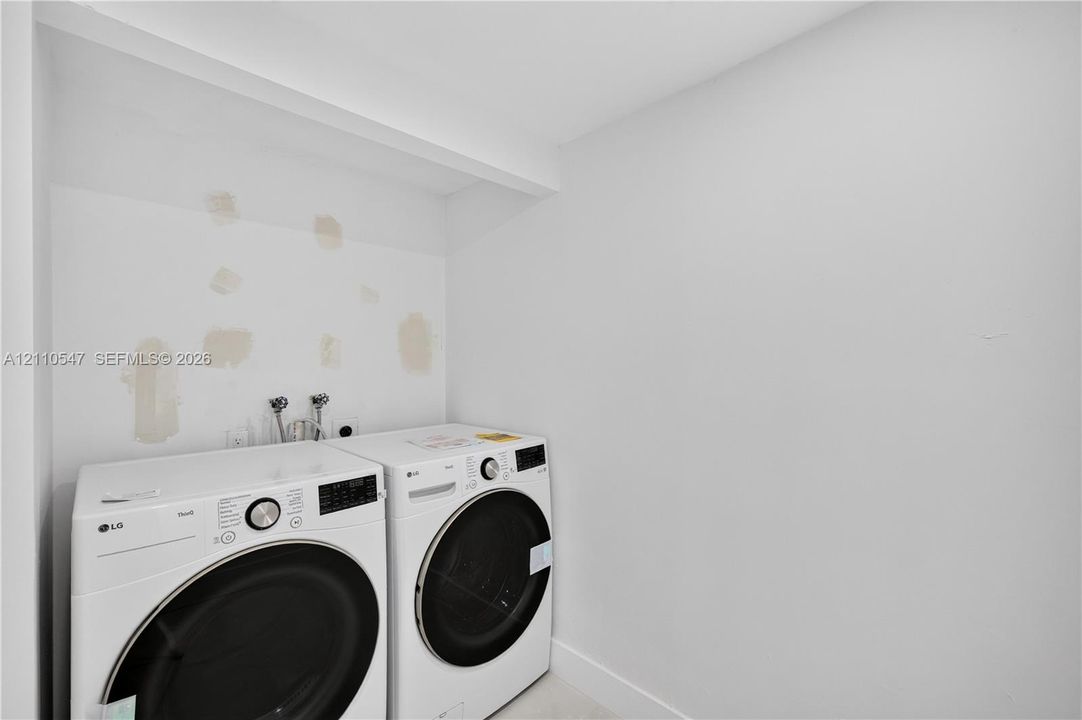 For Rent: $12,500 (3 beds, 4 baths, 2470 Square Feet)