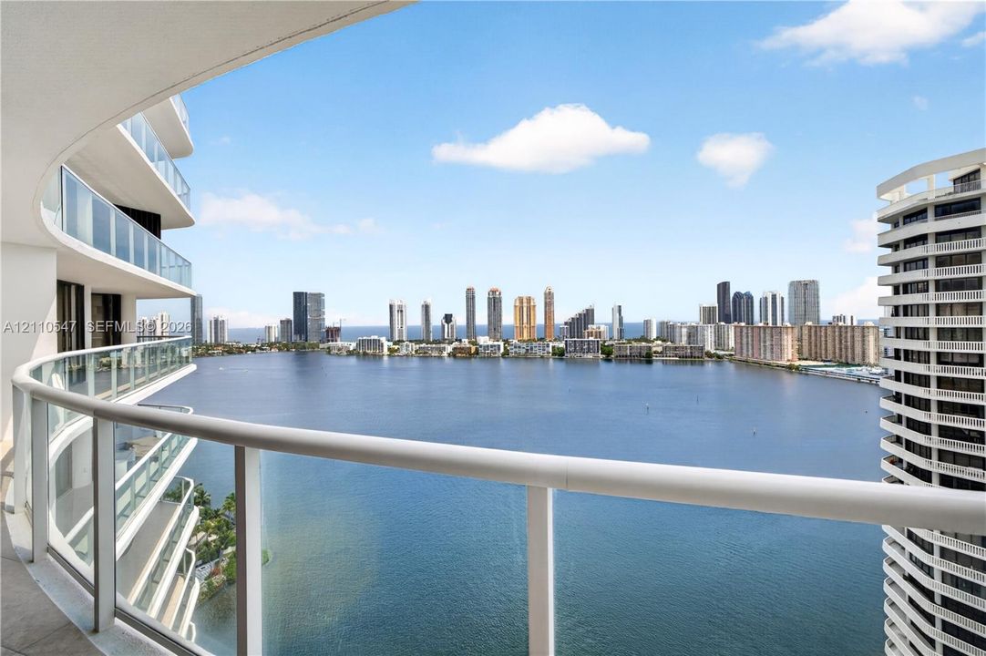 For Rent: $12,500 (3 beds, 4 baths, 2470 Square Feet)