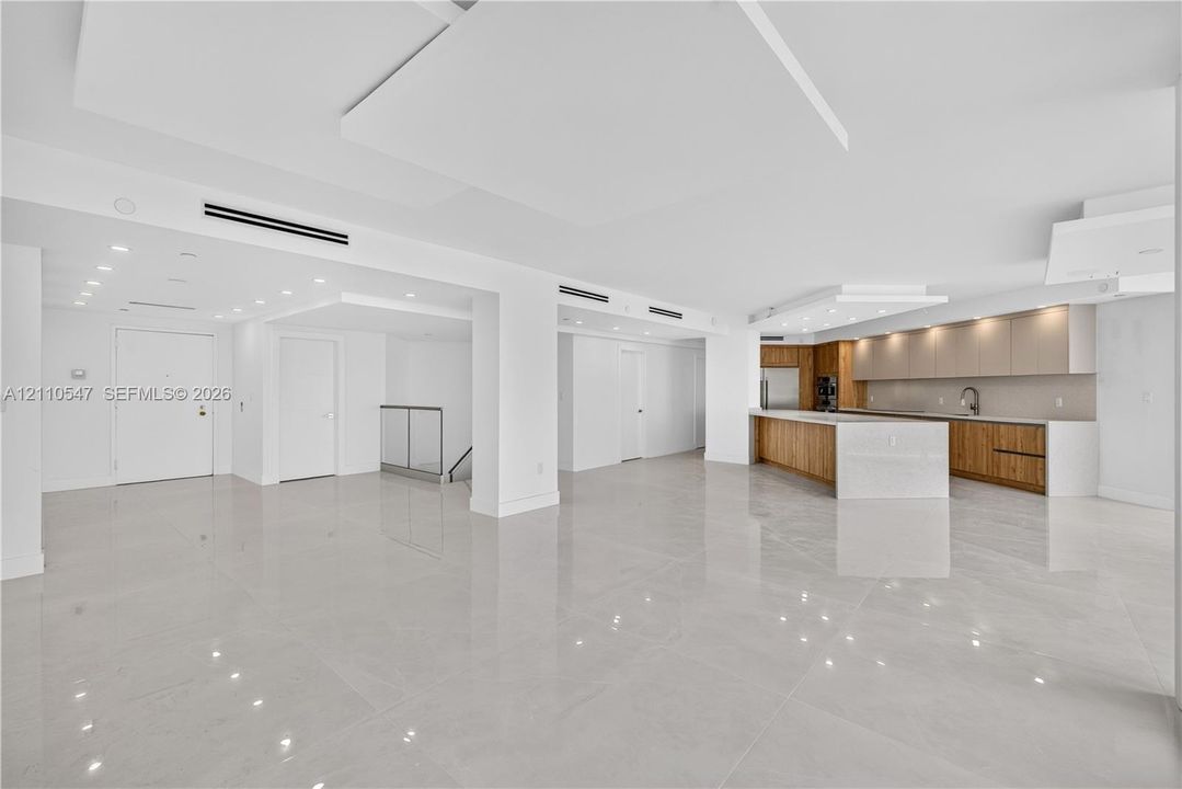 For Rent: $12,500 (3 beds, 4 baths, 2470 Square Feet)