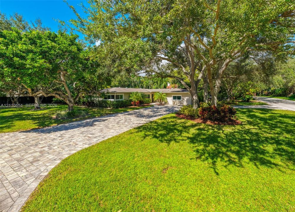 En Venta: $2,395,000 (4 camas, 3 baños, 2131 Pies cuadrados)