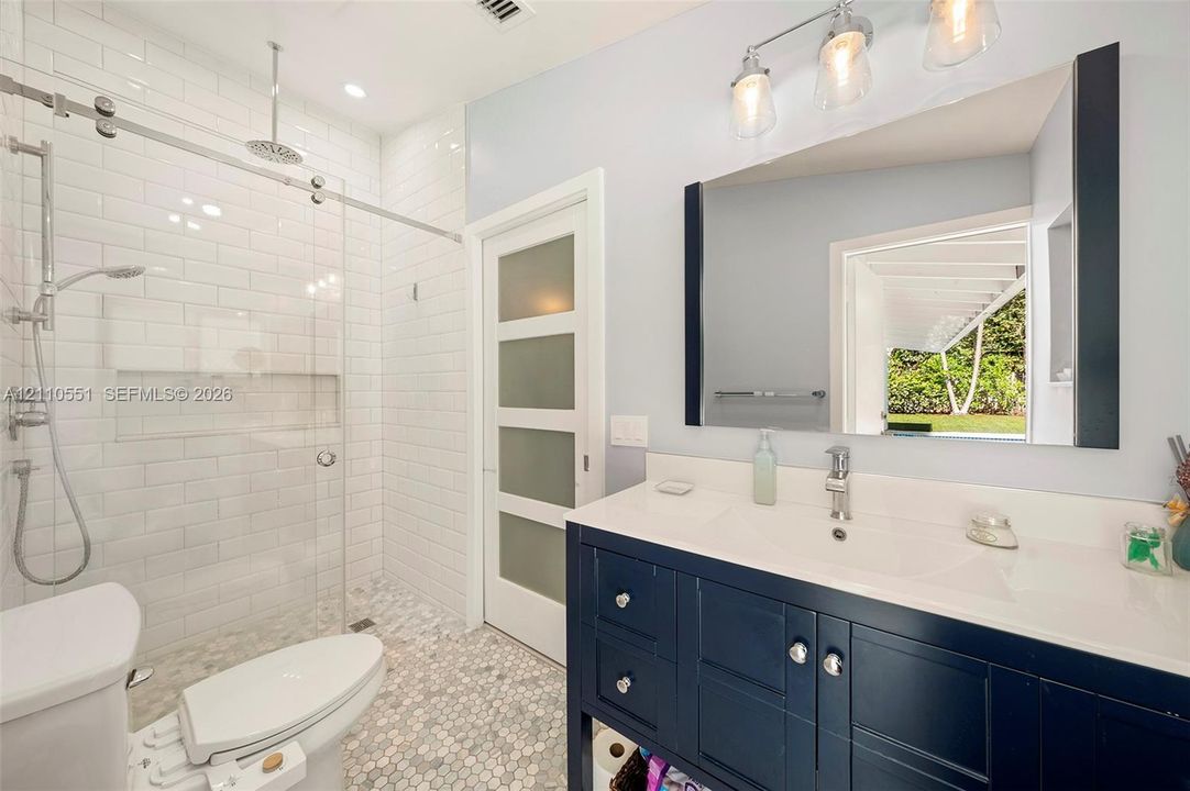 En Venta: $2,395,000 (4 camas, 3 baños, 2131 Pies cuadrados)