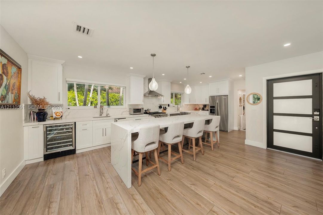 En Venta: $2,395,000 (4 camas, 3 baños, 2131 Pies cuadrados)