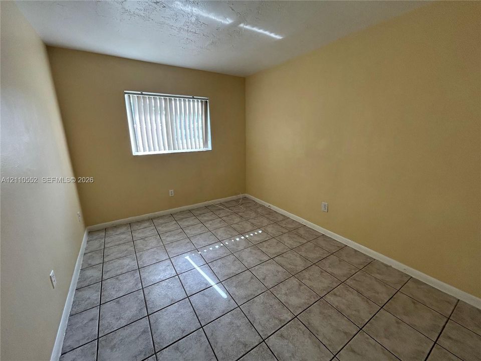 В аренду: $1,950 (3 спален, 1 ванн, 8685 Квадратных фут)