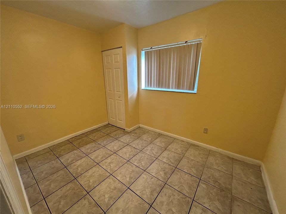В аренду: $1,950 (3 спален, 1 ванн, 8685 Квадратных фут)