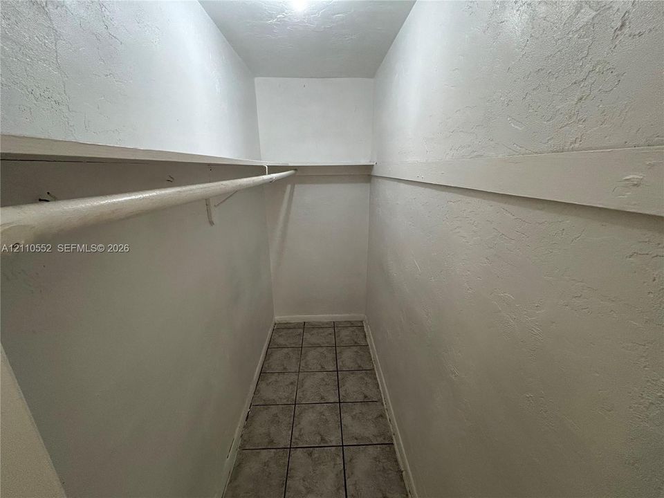 В аренду: $1,950 (3 спален, 1 ванн, 8685 Квадратных фут)
