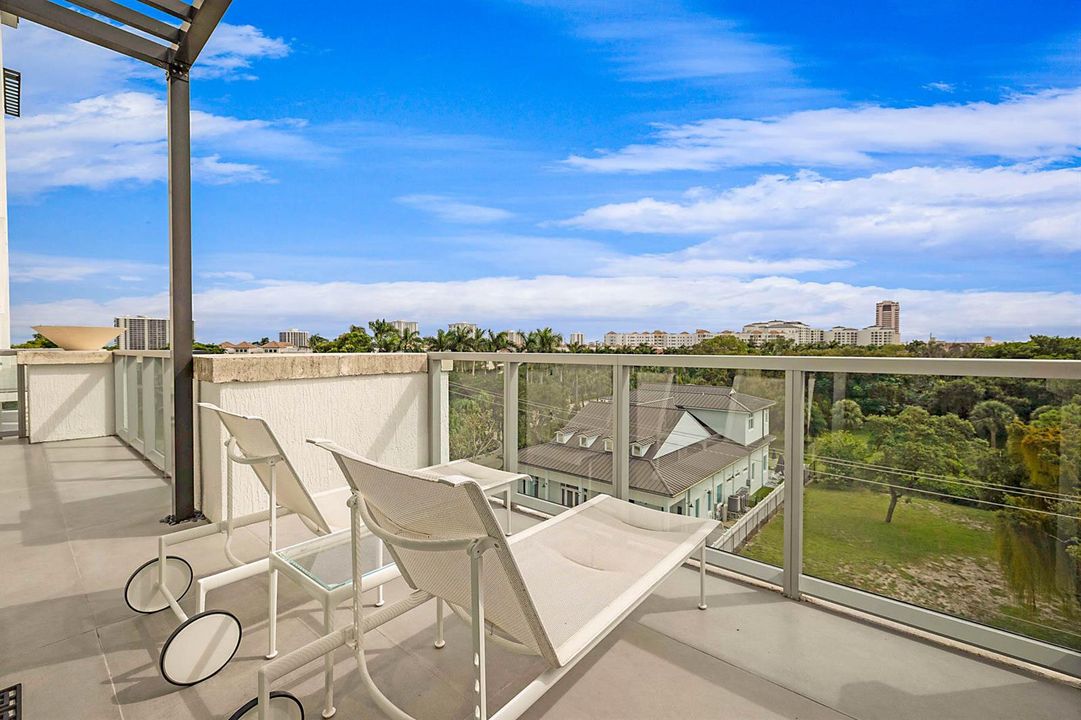 VIEWS OF MATURE LANDSCAPING