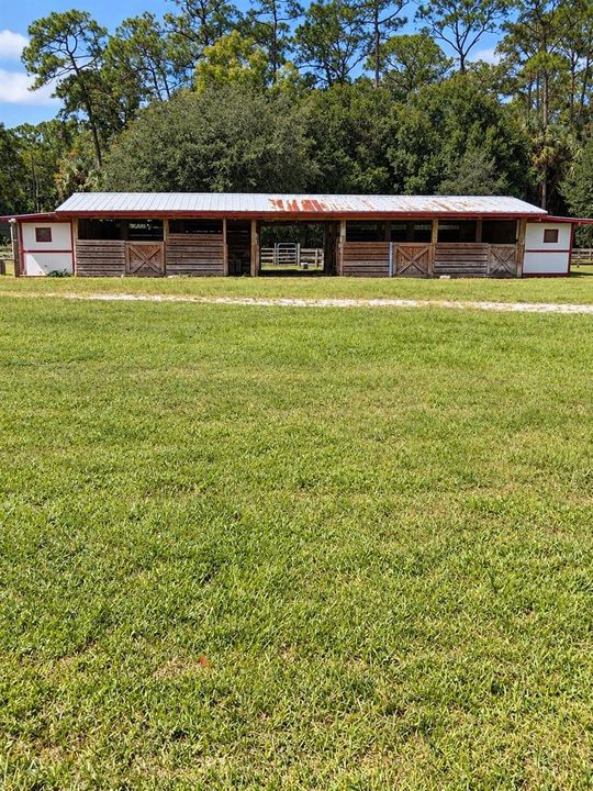 8 STALL BARN