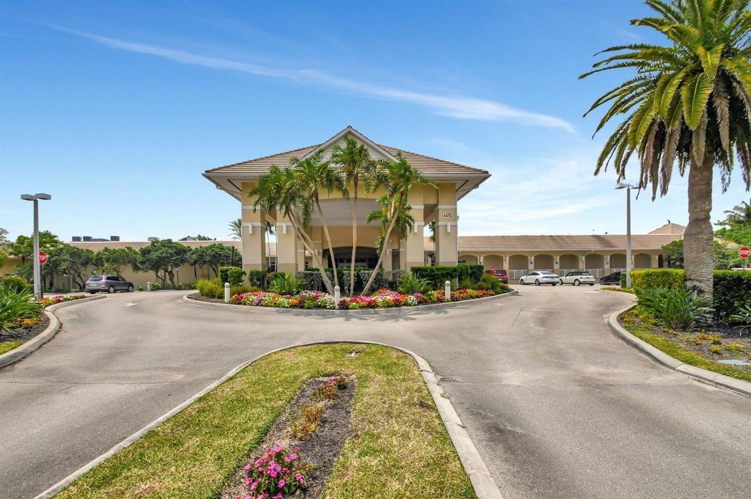 82-print-Fountains main clubhouse (1)