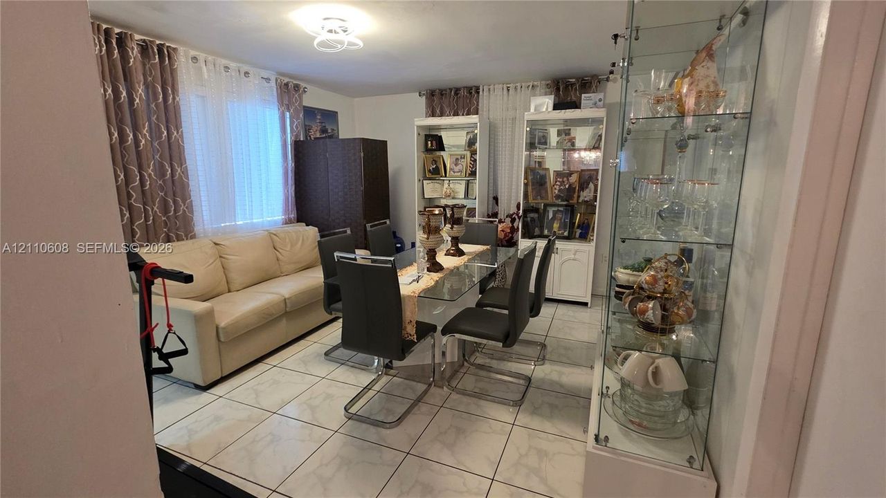 For Sale: $522,999 (4 beds, 2 baths, 1699 Square Feet)