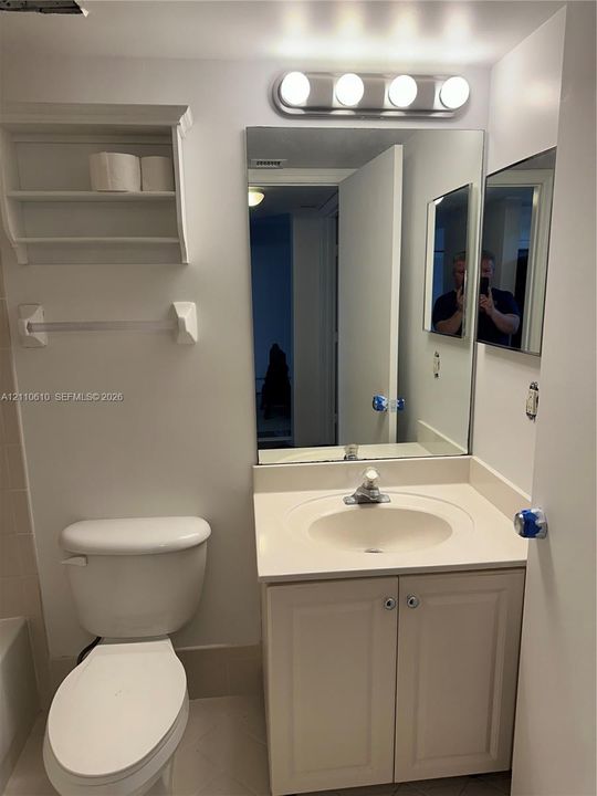 For Rent: $2,300 (2 beds, 2 baths, 1030 Square Feet)