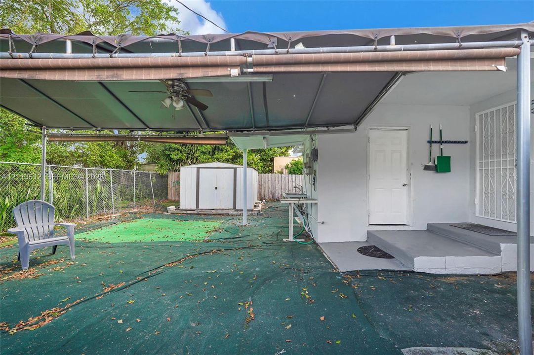For Sale: $450,000 (3 beds, 2 baths, 1044 Square Feet)