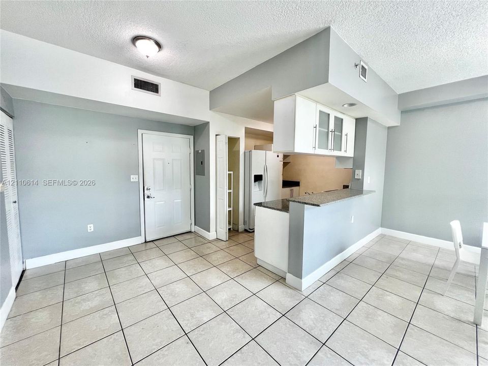В аренду: $2,400 (1 спален, 1 ванн, 809 Квадратных фут)