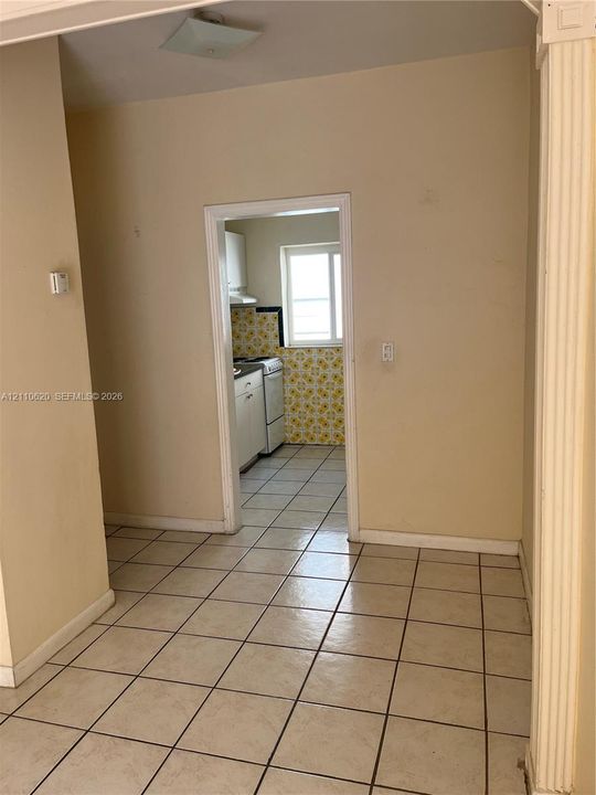 For Rent: $1,600 (1 beds, 1 baths, 3416 Square Feet)