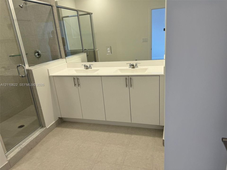 В аренду: $2,700 (3 спален, 2 ванн, 1334 Квадратных фут)