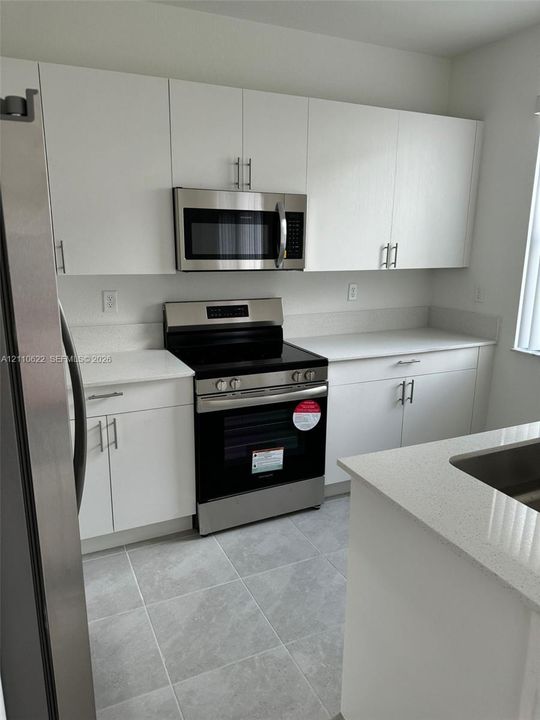 В аренду: $2,700 (3 спален, 2 ванн, 1334 Квадратных фут)