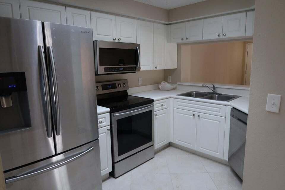 2725-106 KITCHEN 1