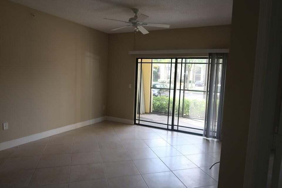 2725-106 LV ROOM