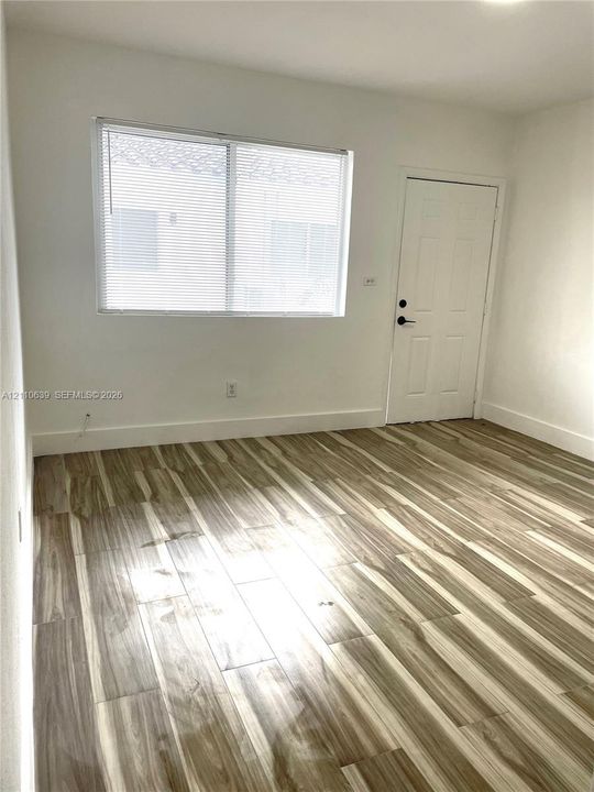 En Renta: $1,300 (1 camas, 1 baños, 3039 Pies cuadrados)