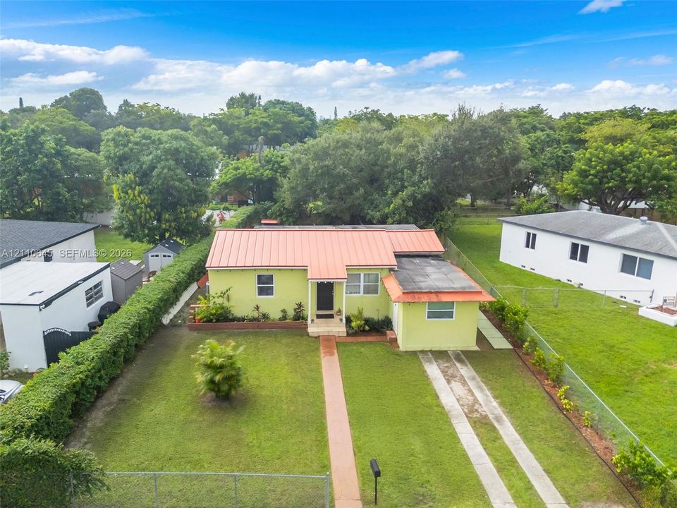 На продажу: $485,000 (2 спален, 1 ванн, 1562 Квадратных фут)