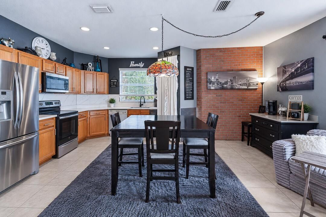2478 SE Pineland Drive-17