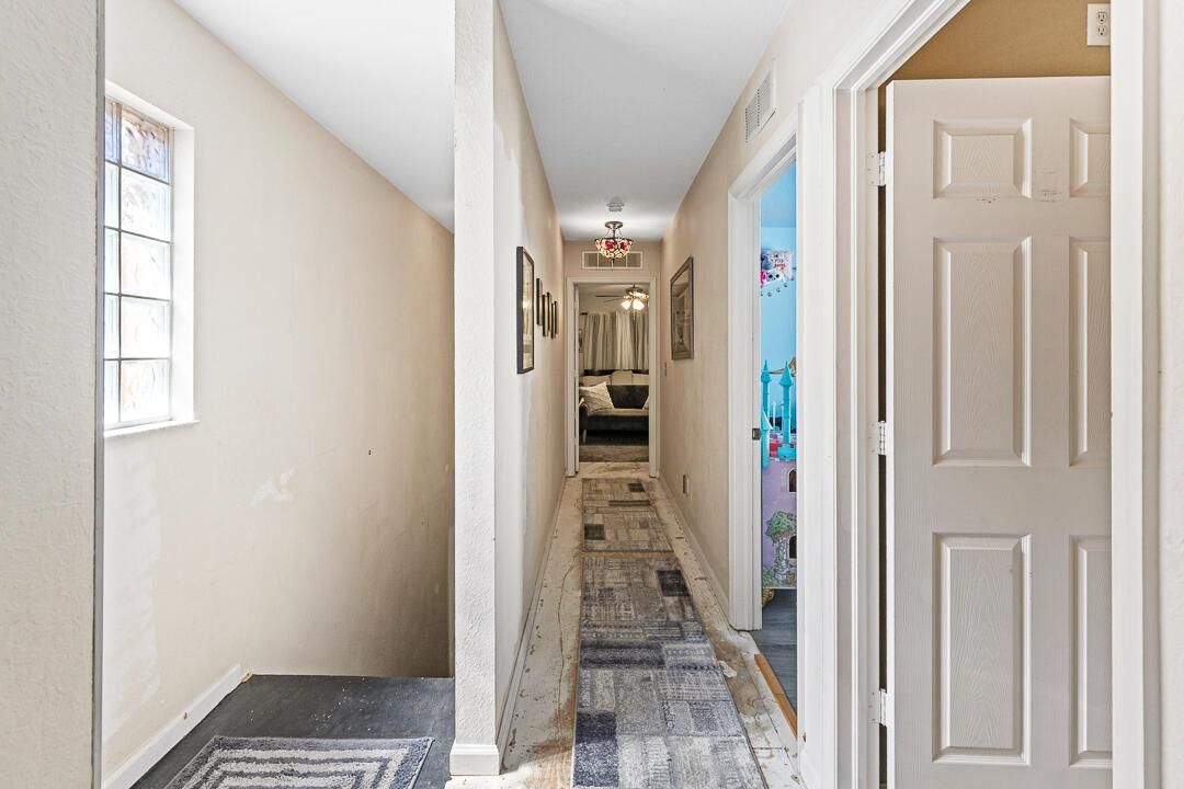 2478 SE Pineland Drive-37