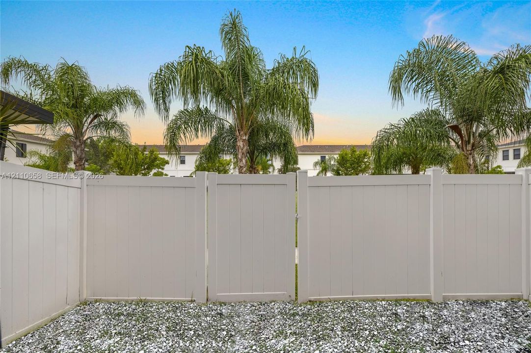 For Sale: $314,900 (3 beds, 2 baths, 1466 Square Feet)