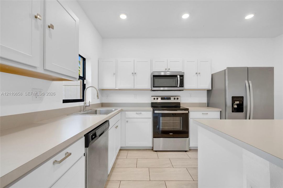 For Sale: $314,900 (3 beds, 2 baths, 1466 Square Feet)