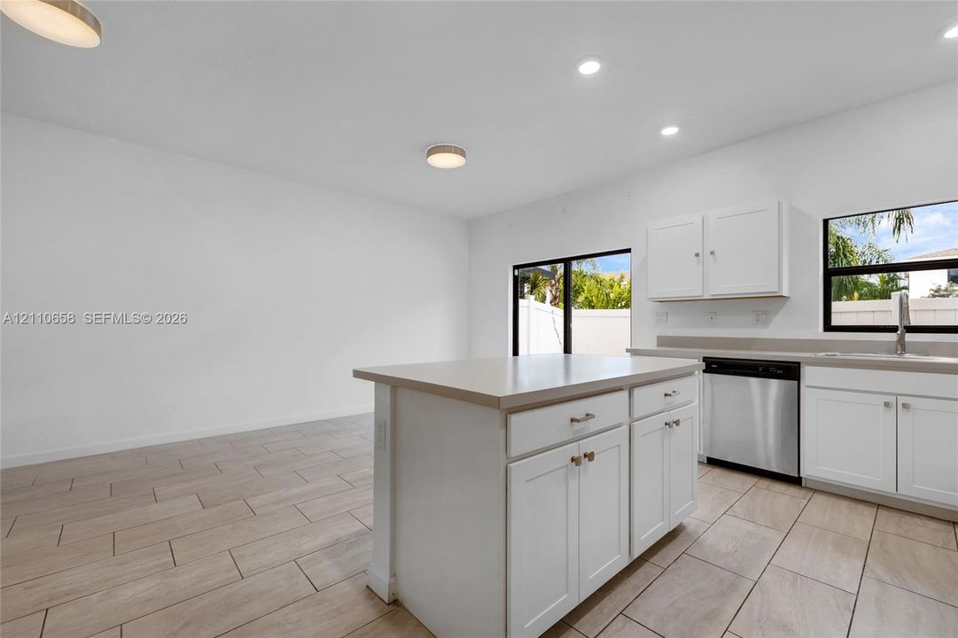 For Sale: $314,900 (3 beds, 2 baths, 1466 Square Feet)