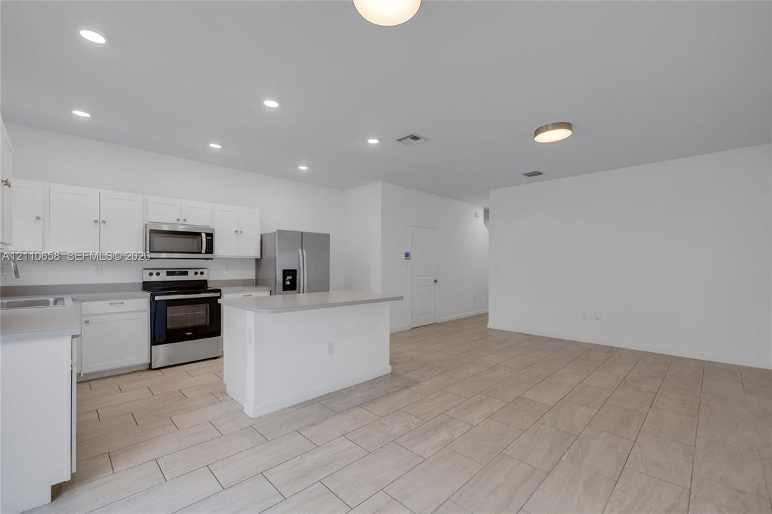 For Sale: $314,900 (3 beds, 2 baths, 1466 Square Feet)