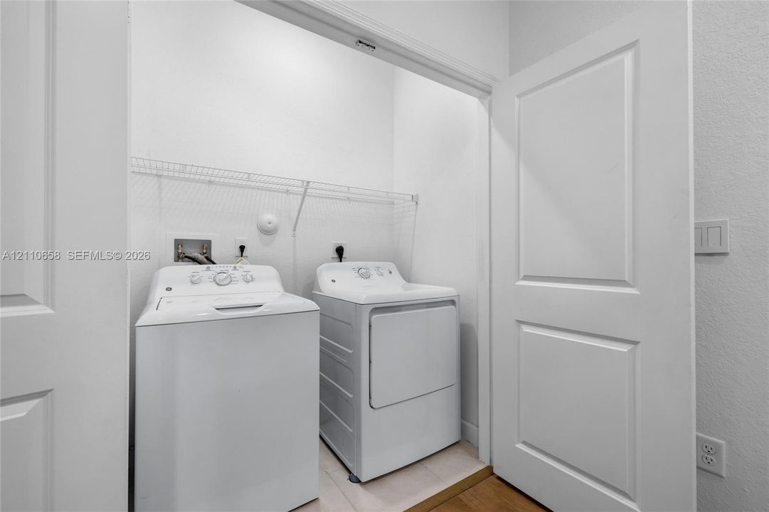 For Sale: $314,900 (3 beds, 2 baths, 1466 Square Feet)