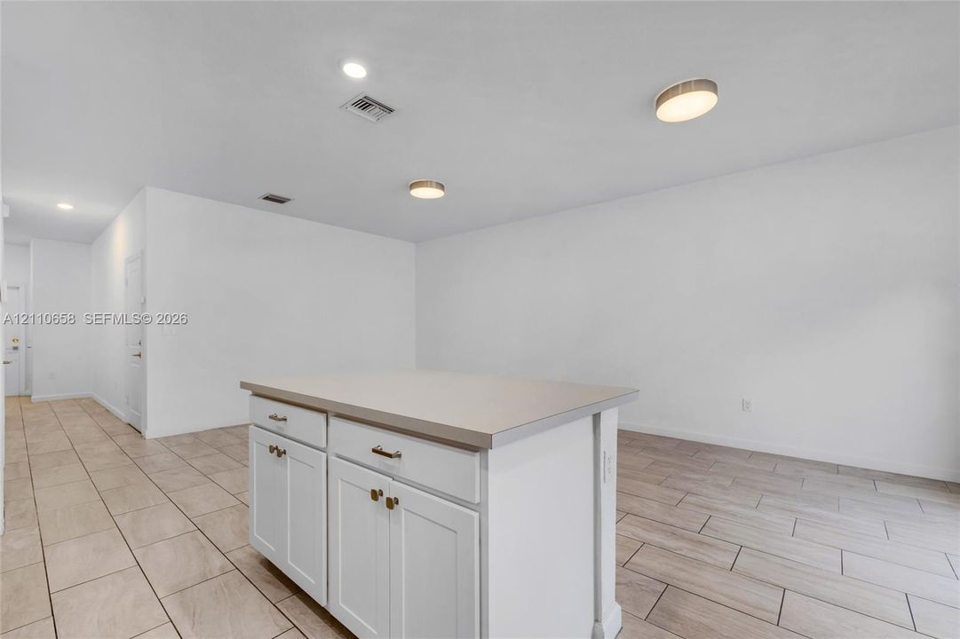 For Sale: $314,900 (3 beds, 2 baths, 1466 Square Feet)