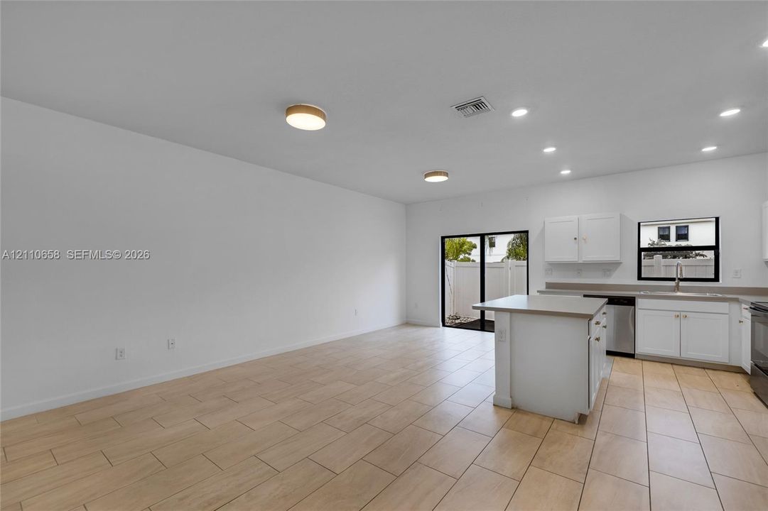 For Sale: $314,900 (3 beds, 2 baths, 1466 Square Feet)