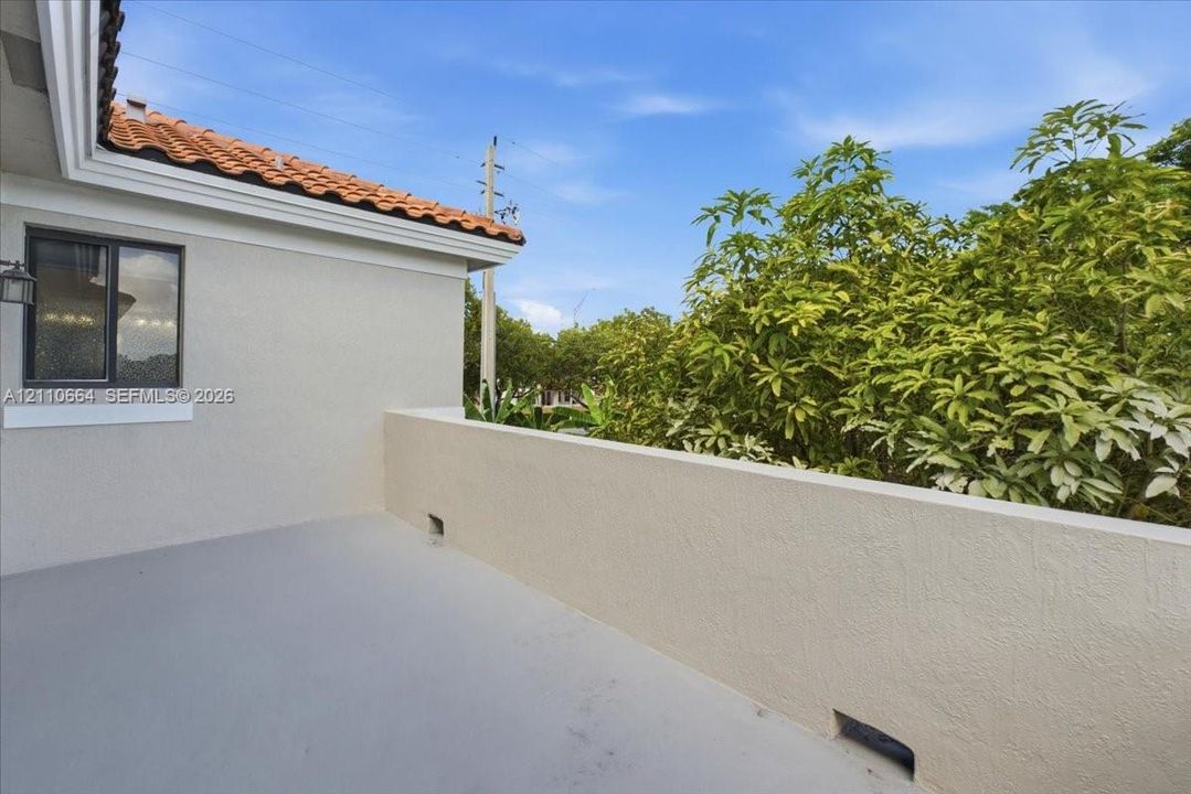 For Sale: $1,150,000 (5 beds, 5 baths, 3400 Square Feet)