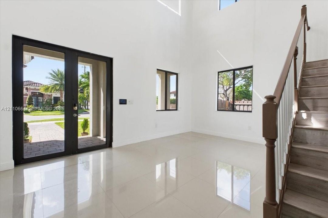 For Sale: $1,150,000 (5 beds, 5 baths, 3400 Square Feet)