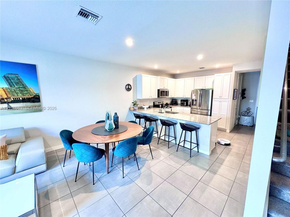 For Rent: $2,950 (3 beds, 2 baths, 1530 Square Feet)