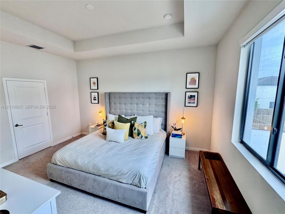 For Rent: $2,950 (3 beds, 2 baths, 1530 Square Feet)