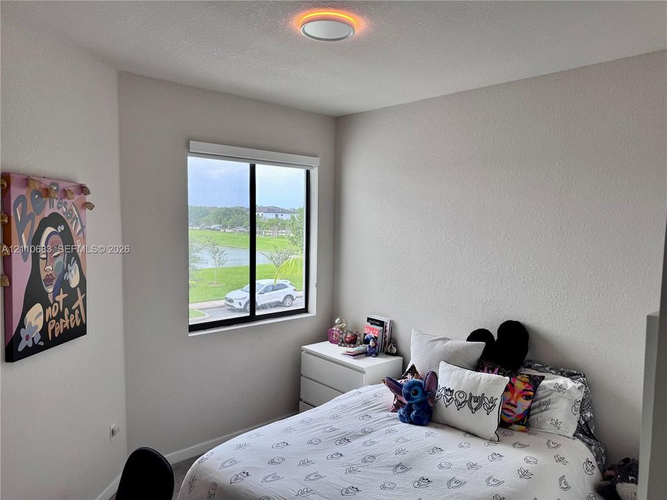 For Rent: $2,950 (3 beds, 2 baths, 1530 Square Feet)