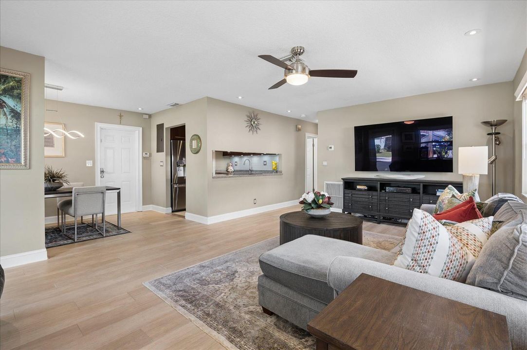 03--108 NE 22nd St-5