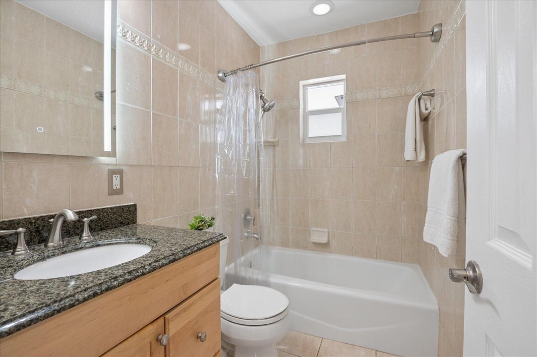 10-108 NE 22nd St-14